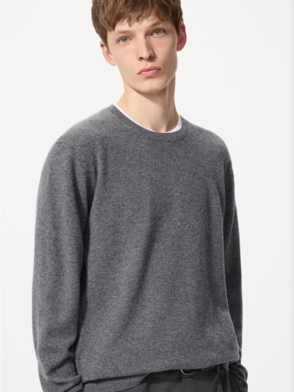 Uniqlo Men's Heather Charcoal Crewneck Sweater